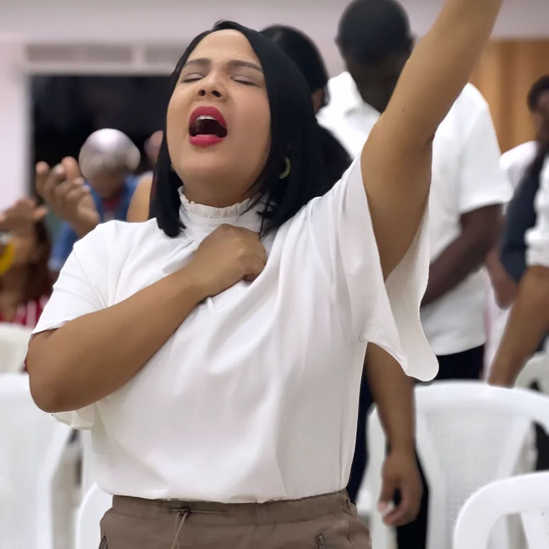 Tiempo de adoración en Iglesia Consumado Es